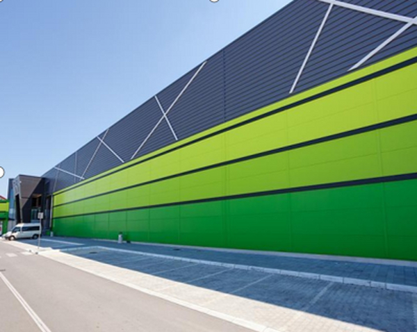 防腐钢塑板的生产环境更加环保绿色。